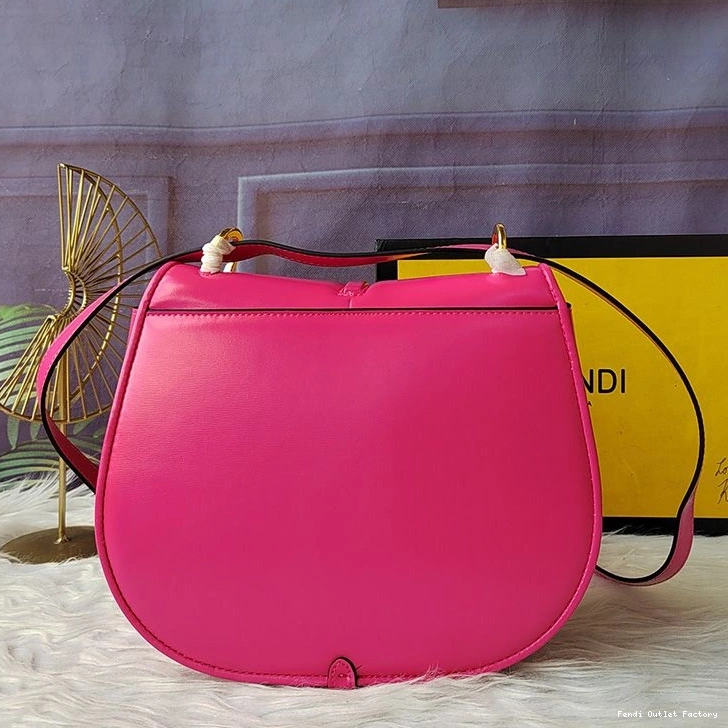 Vintage HOT Bag Leather C'mon In Rose Medium Calf Fendi 0803
